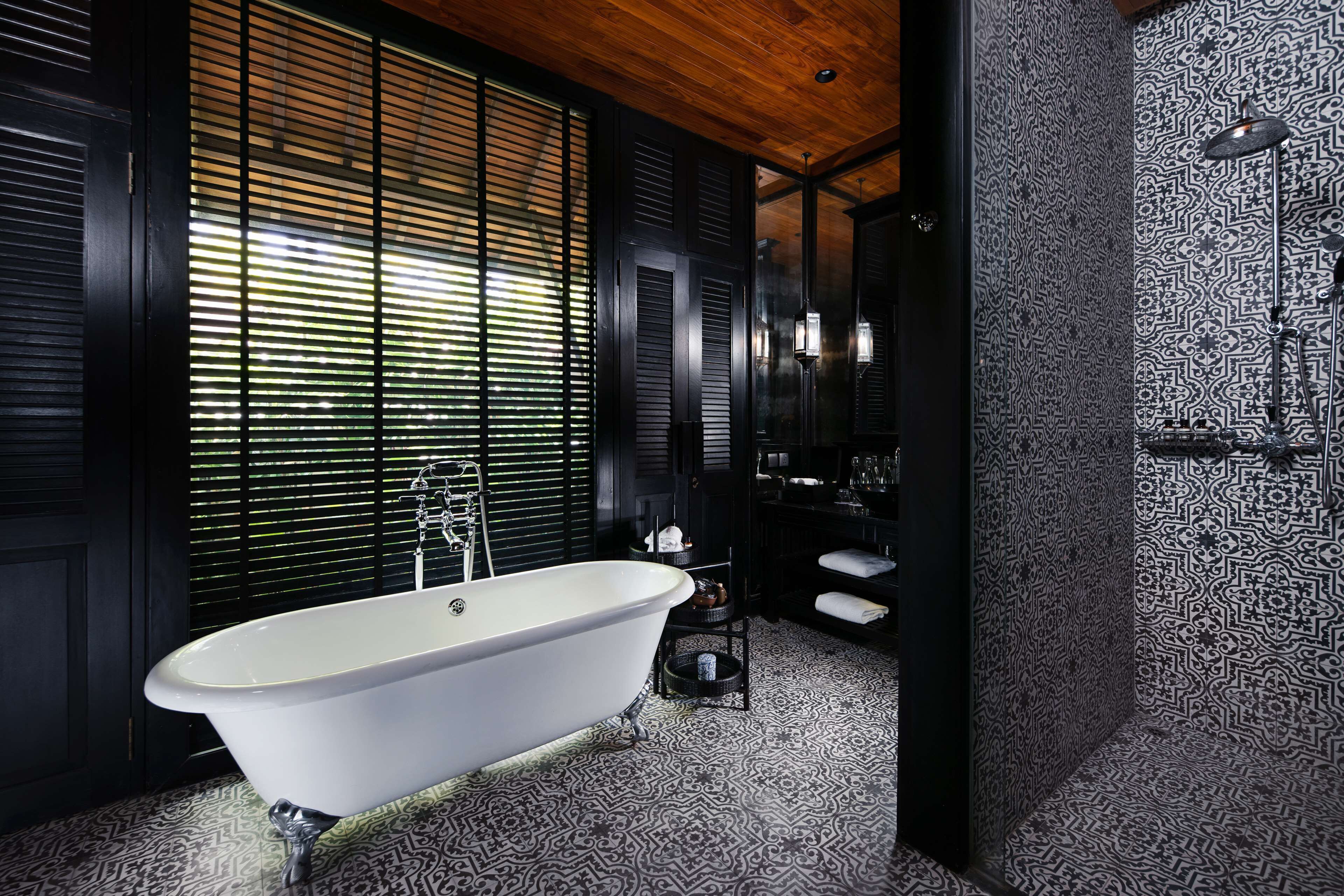 separate bathtub and shower, deep-soaking bathtub, free toiletries