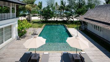 Villa, 4 Bedrooms | Egyptian cotton sheets, premium bedding, pillowtop beds, minibar