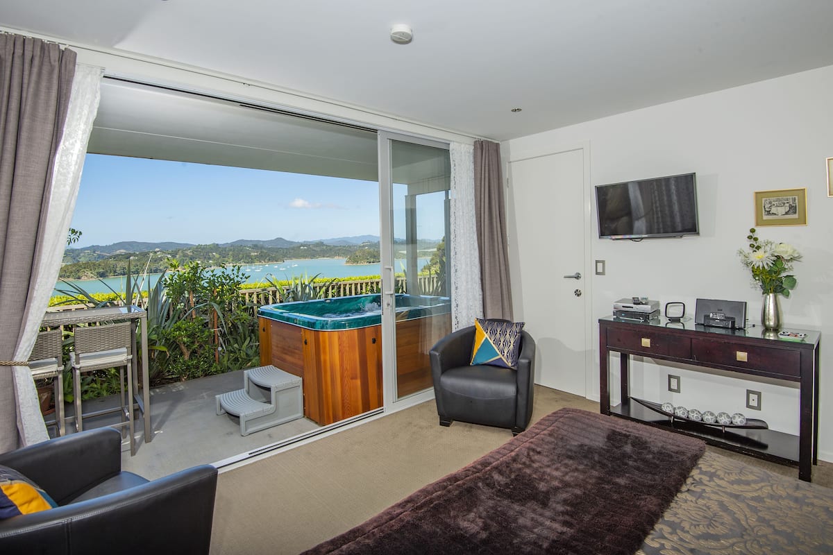 Habitación de lujo, vista al océano (Private Spa, Room 1) | Ropa de cama de alta calidad y caja de seguridad en la habitación