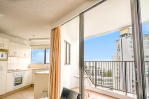 Standard Apartment, 2 Bedrooms, Balcony, Ocean View | Private kitchen
