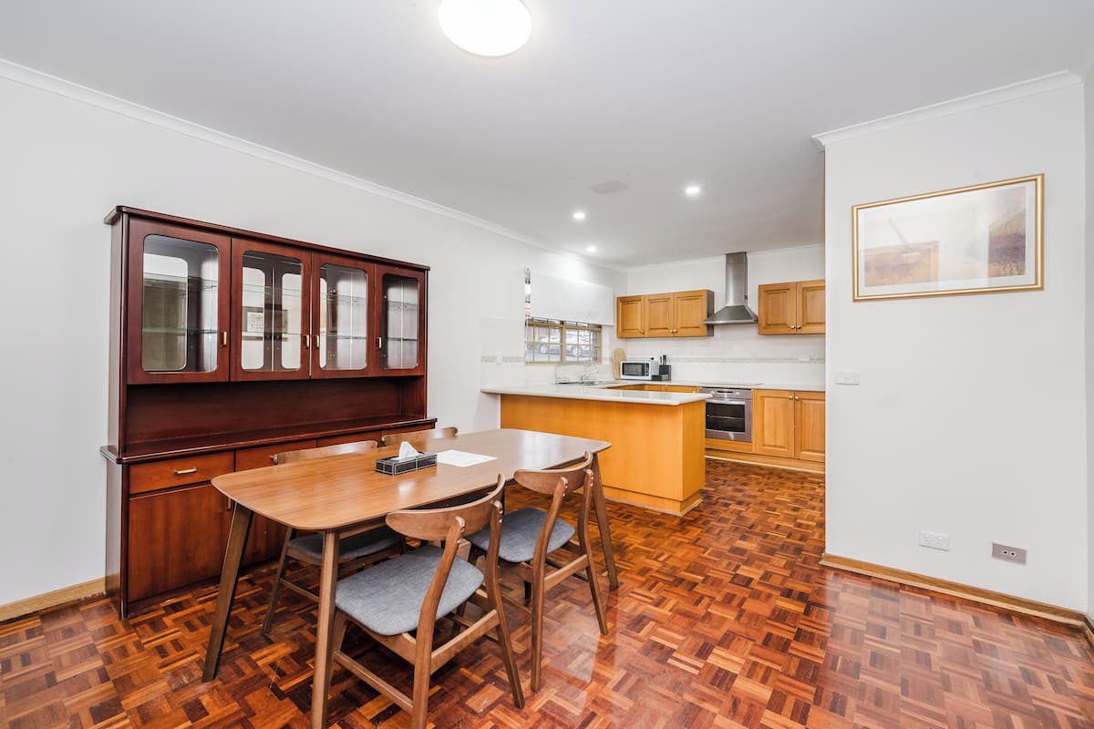 Appartement, 2 chambres | Repas dans la chambre