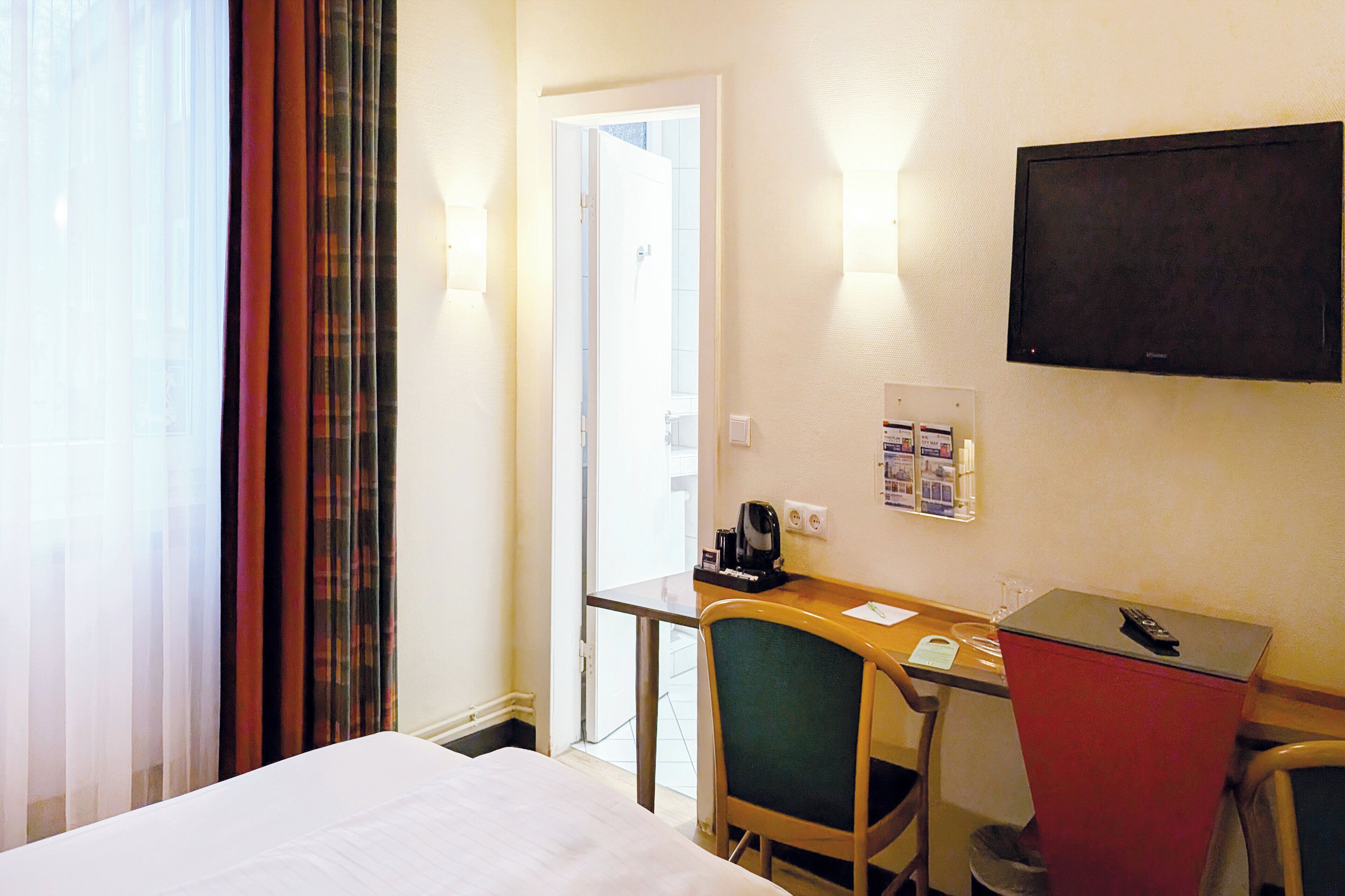 In-room safe, desk, soundproofing, iron/ironing board (on request)