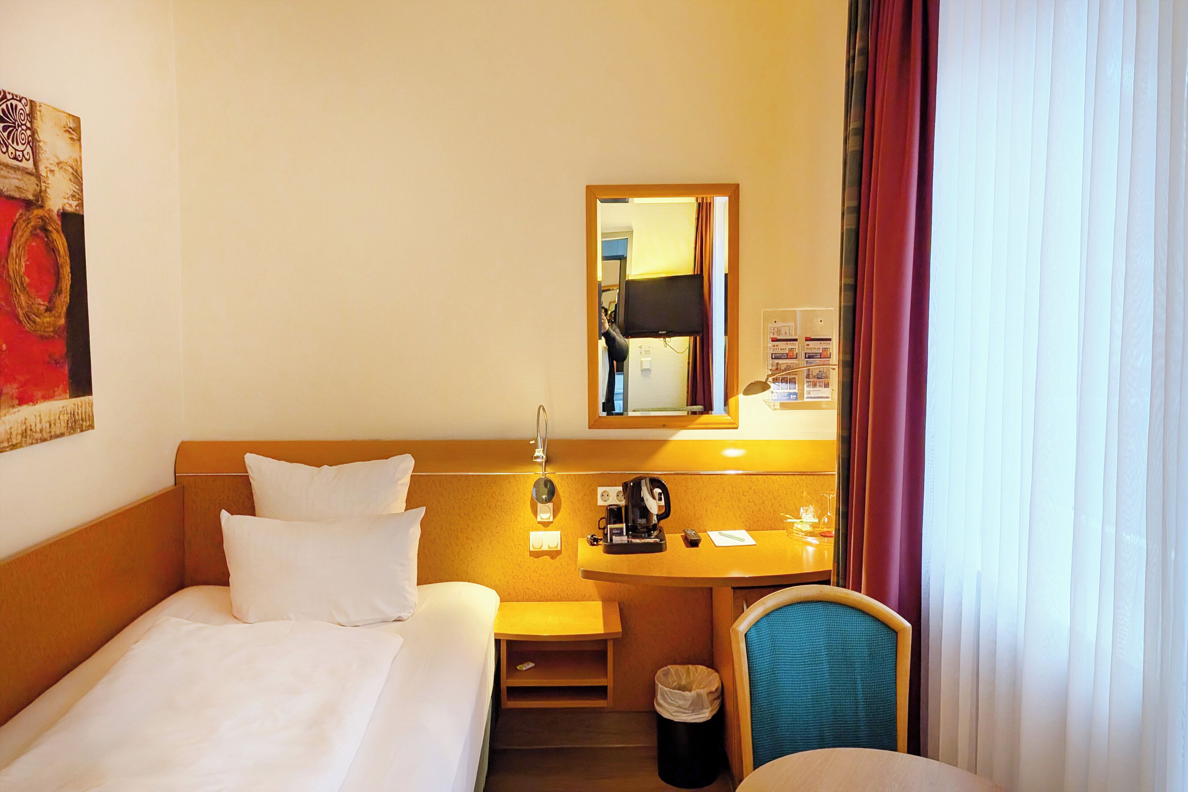 In-room safe, desk, soundproofing, iron/ironing board (on request)