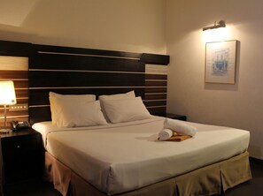 Desk, rollaway beds, free WiFi, bed sheets