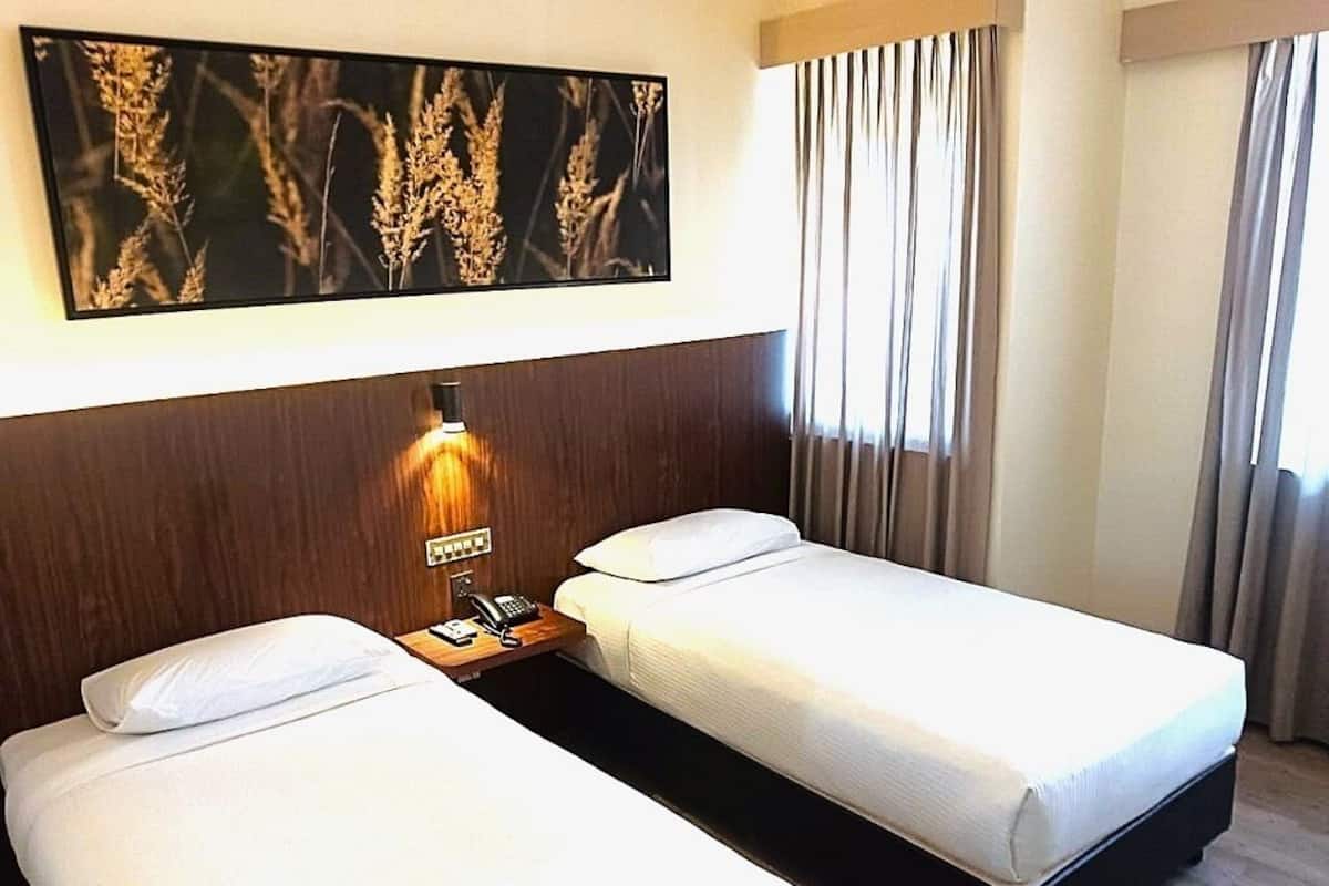 Standard Twin | Desk, rollaway beds, free WiFi, bed sheets