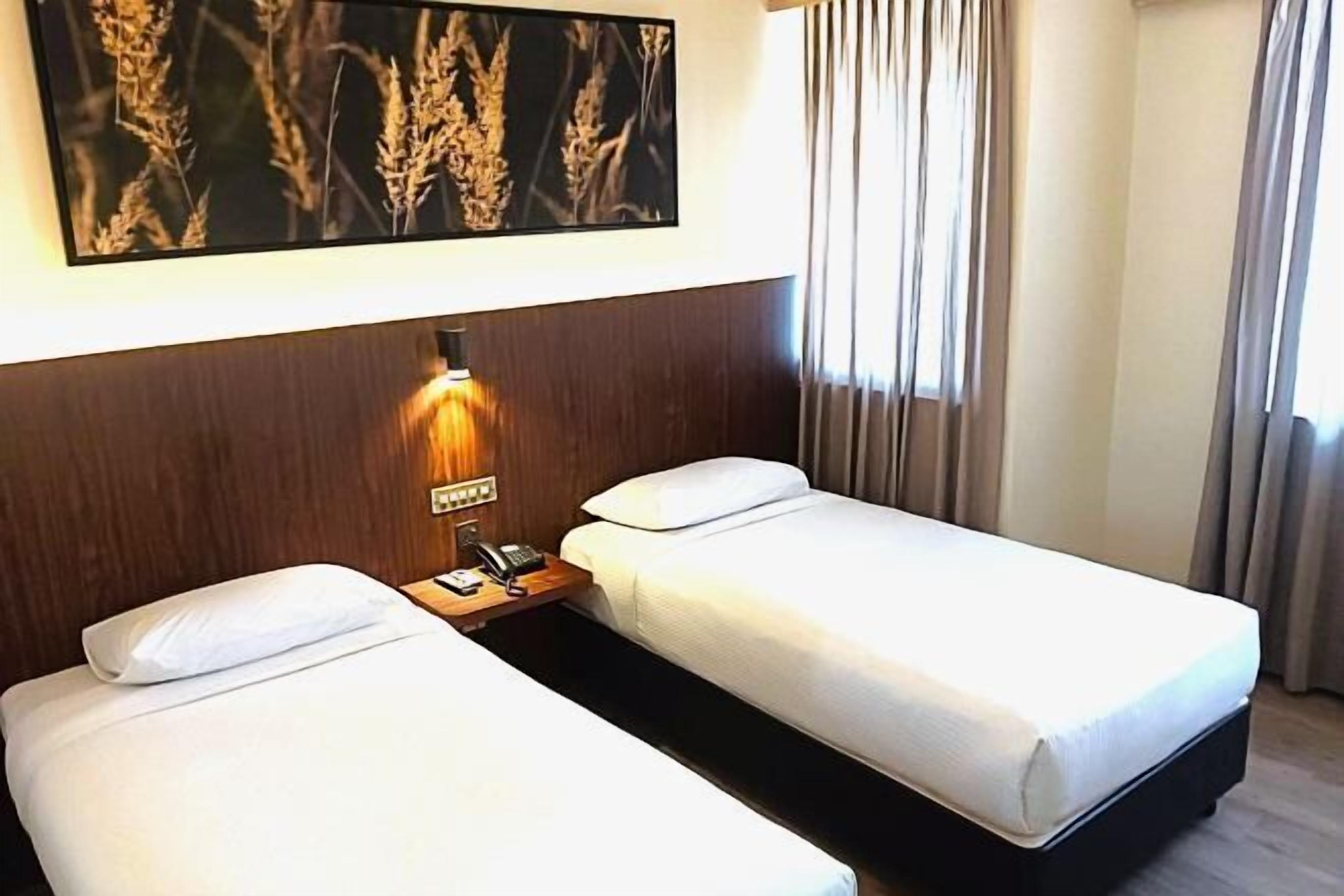 책상, 간이 침대, 무료 WiFi, 침대 시트