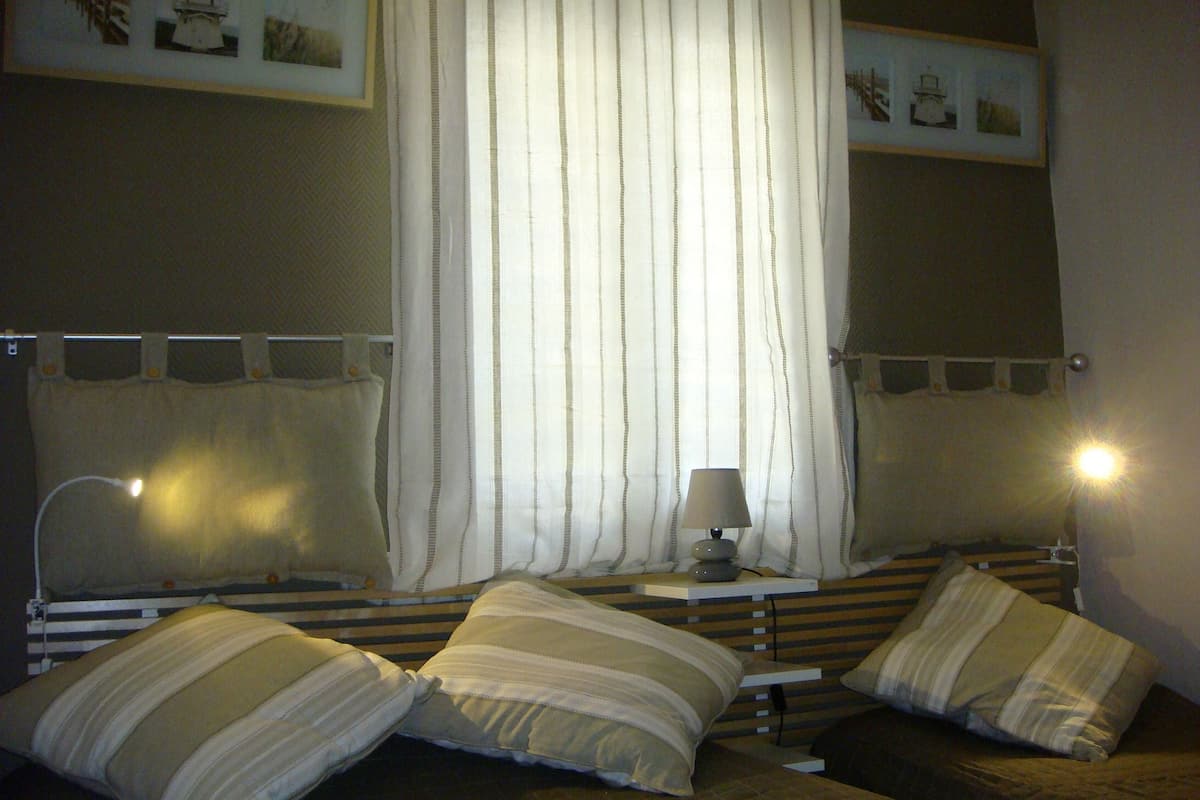 Family Room | Soundproofing, iron/ironing board, free WiFi, bed sheets