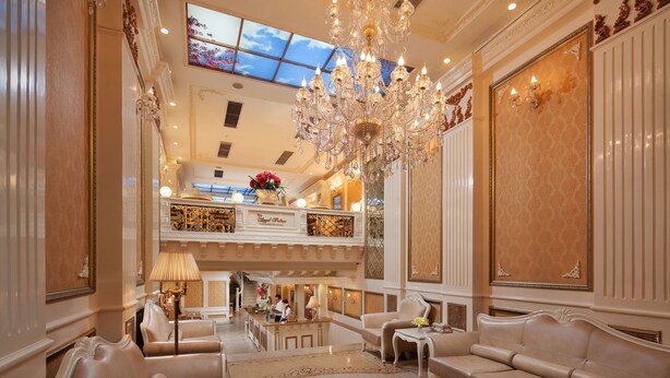 Lobby sitting area - Beryl Charm Hotel & Spa (Hanoi)