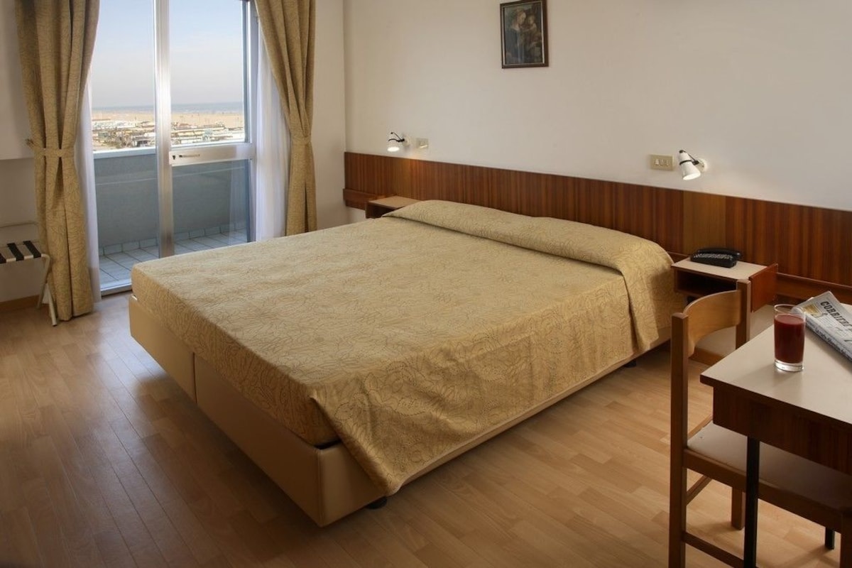 Quarto casal, sacada, vista para o mar (parziale) | Cofres nos quartos, berços (sobretaxa), Wi-Fi de cortesia