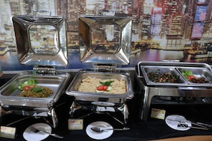 Daily buffet breakfast (IDR 75000 per person)