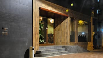 Overnatningsstedets indgangsparti