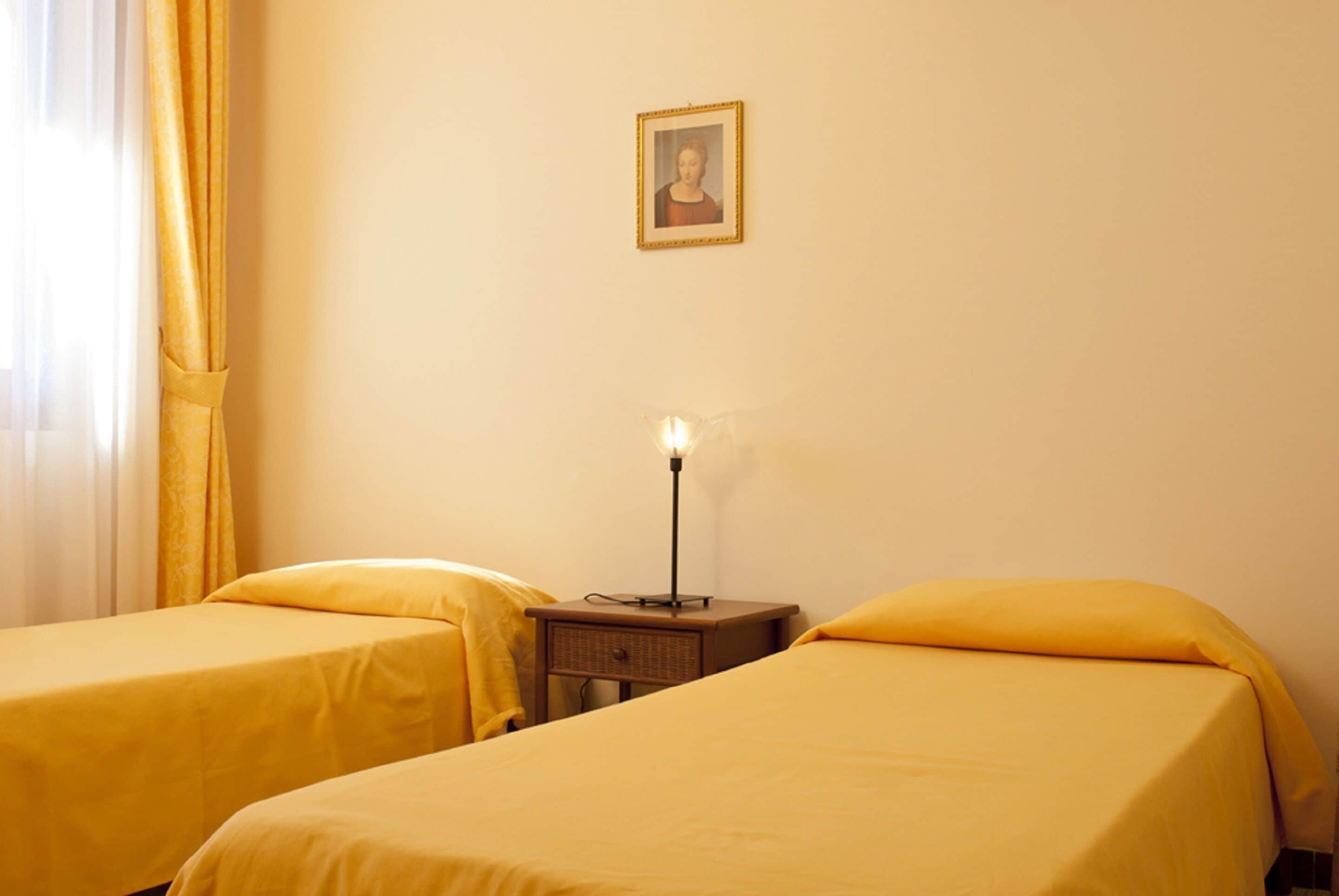 double room | minibar, in-room safe, cots/infant beds, free wifi