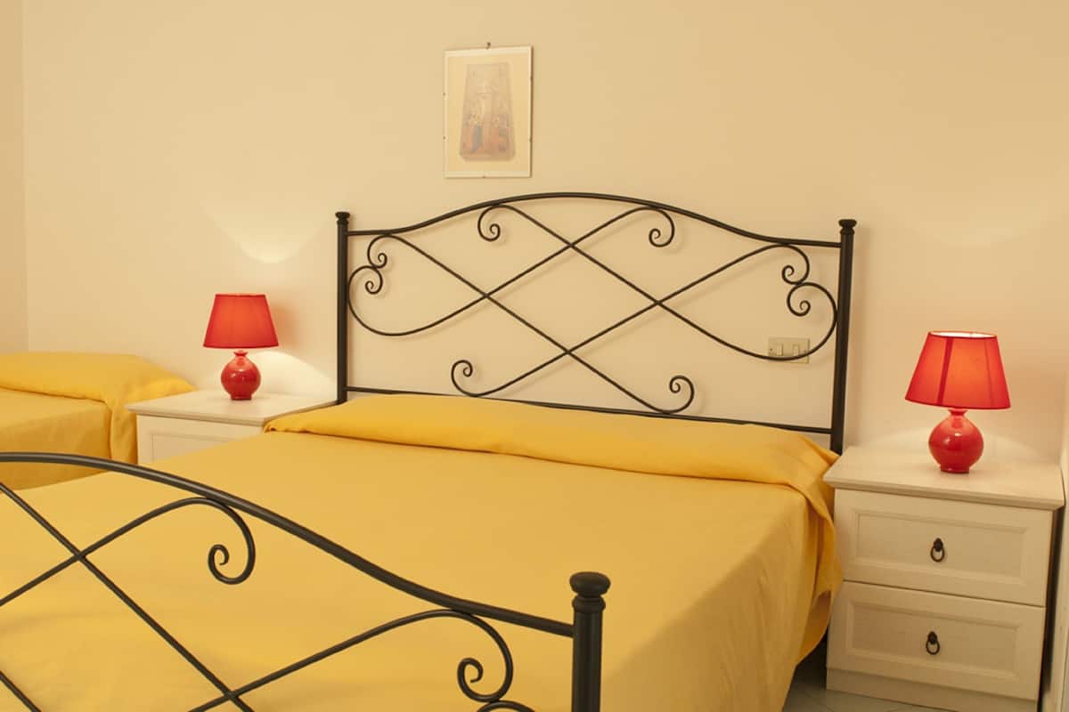 Triple Room, Sea View | Minibar, in-room safe, cribs (surcharge), WiFi (free)