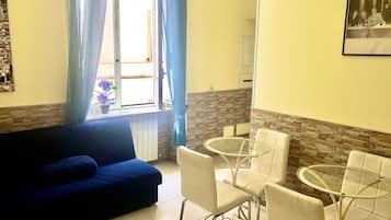 Double Room | Living area | 19-inch LED TV with digital channels