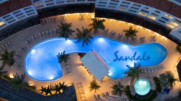 3 outdoor pools, pool umbrellas, sun loungers