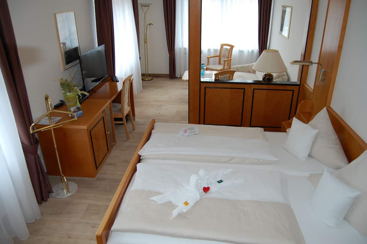 Suite | Biancheria da letto ipoallergenica, una scrivania, postazione laptop