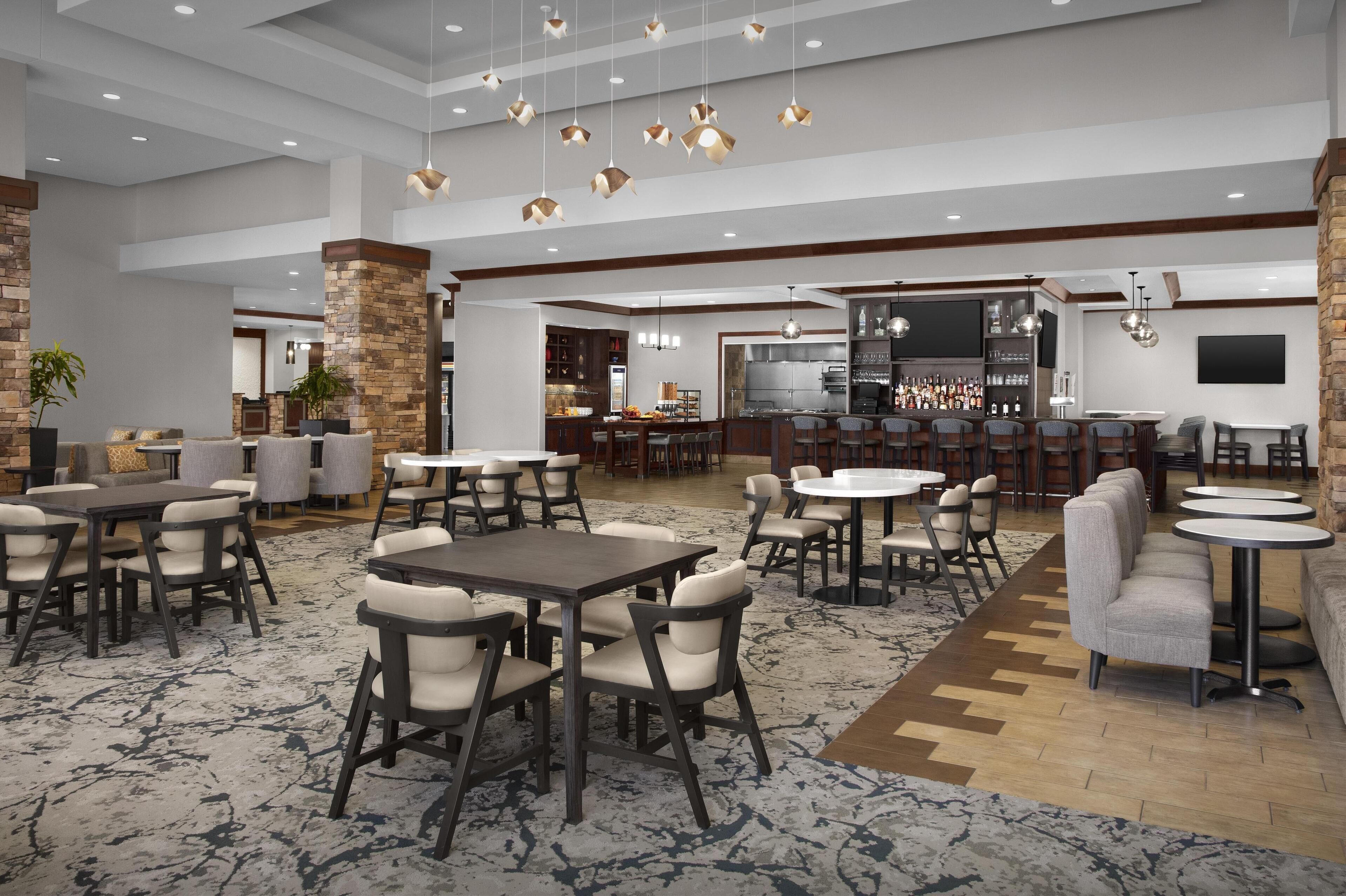 Daily buffet breakfast (USD 20 per person)