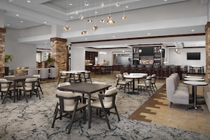 Tägliches Frühstücksbuffet (20 USD pro Person)