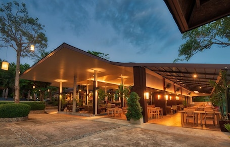 Café da manhã, almoço e jantar