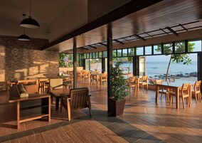 Breakfast, lunch and dinner served