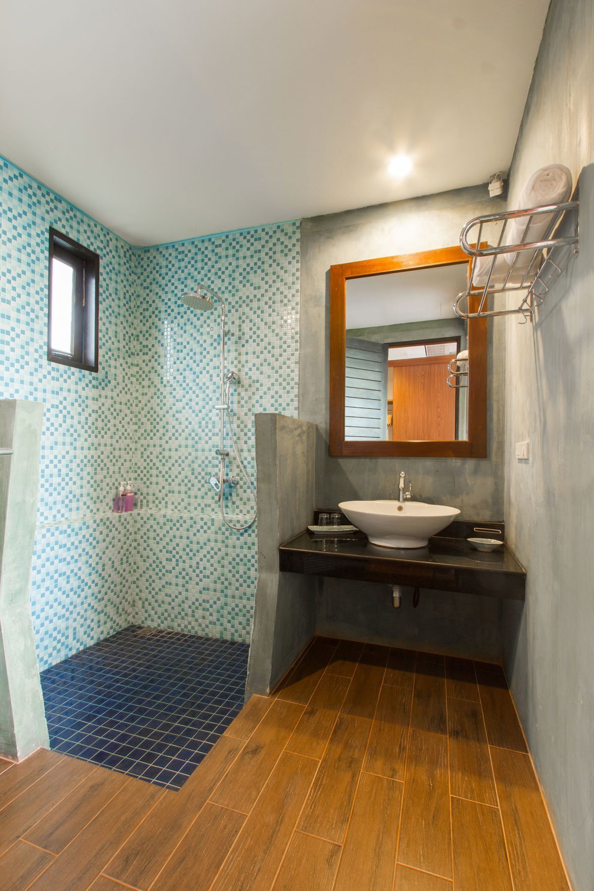 Bathroom | Shower, rainfall showerhead, free toiletries, hair dryer