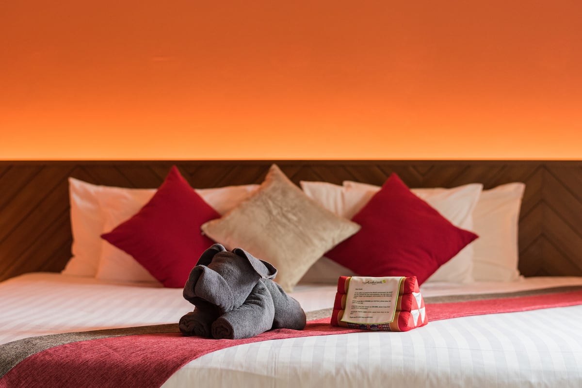 Garden Villa | Desk, blackout drapes, free WiFi, bed sheets