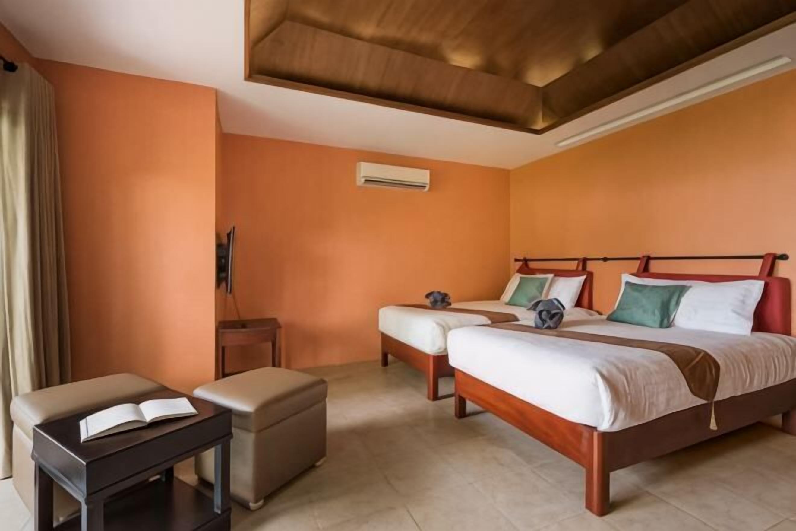 Desk, blackout drapes, free WiFi, bed sheets