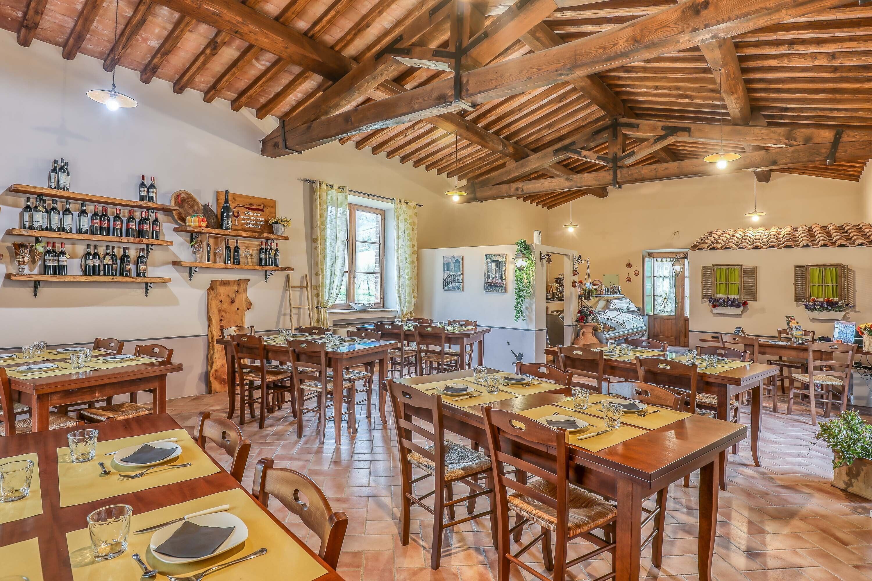 Tägliches Frühstücksbuffet (10.00 EUR pro Person)