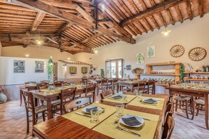 Tasting room - Agriturismo Podere San Giorgio (Radicofani)