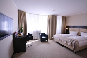 Desk, soundproofing, free WiFi