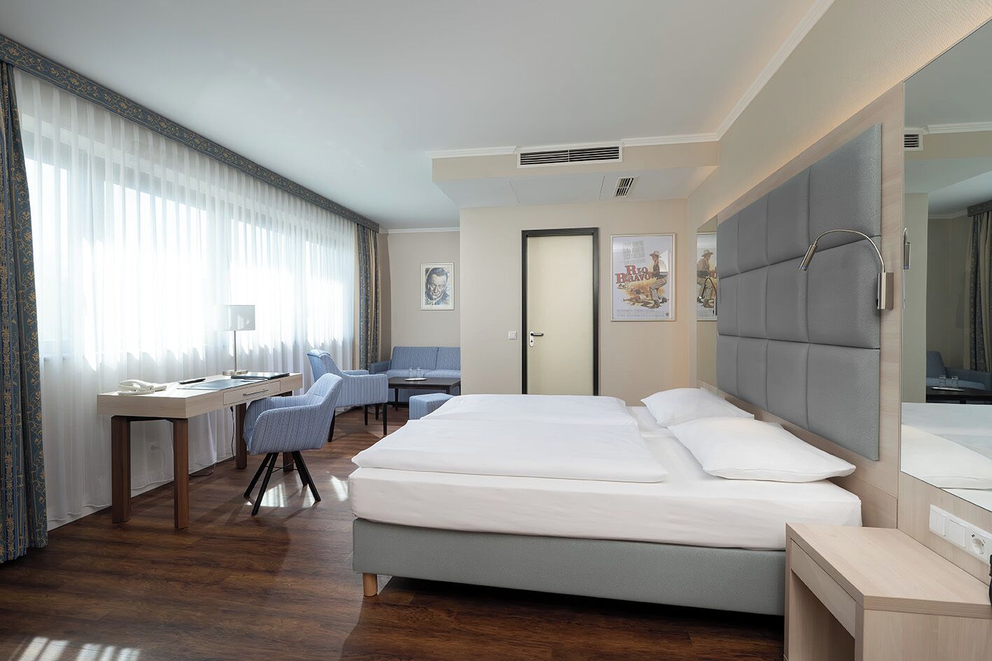 Minibar, una cassaforte in camera, una scrivania, tende oscuranti