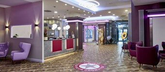 Hollywood Media Hotel