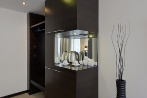 Comfort Triple Room, Multiple Beds, City View | Coffee and/or coffee maker