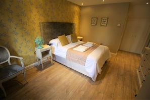 1 habitación, wifi y ropa de cama