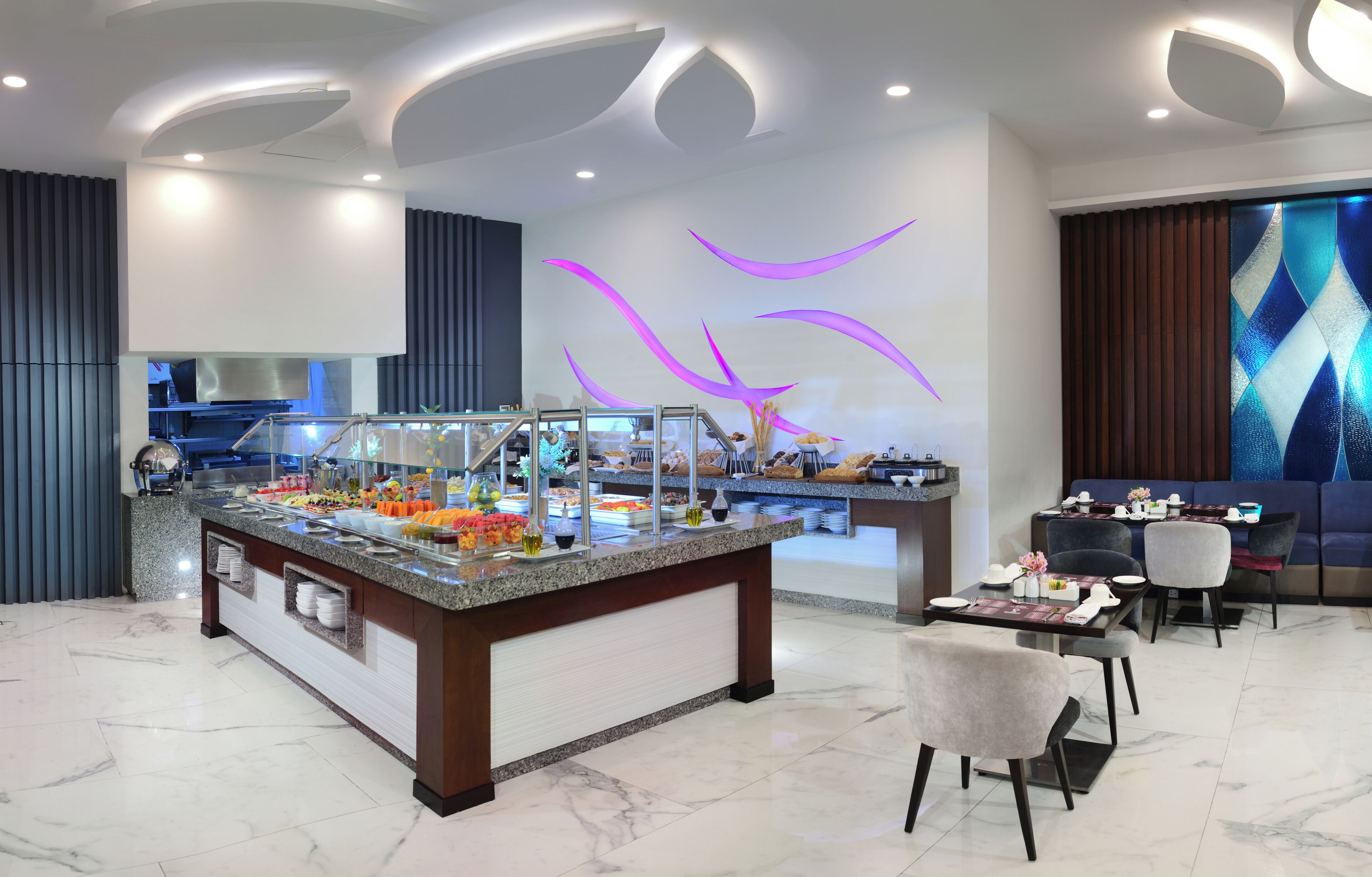 daily buffet breakfast (mxn 279 per person)