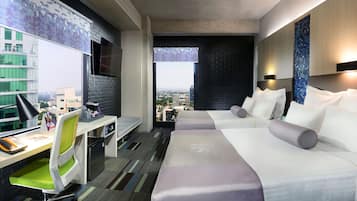 Cofres nos quartos, escrivaninha, quartos à prova de som