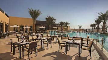 14 restaurants, breakfast, lunch, dinner served; international cuisine