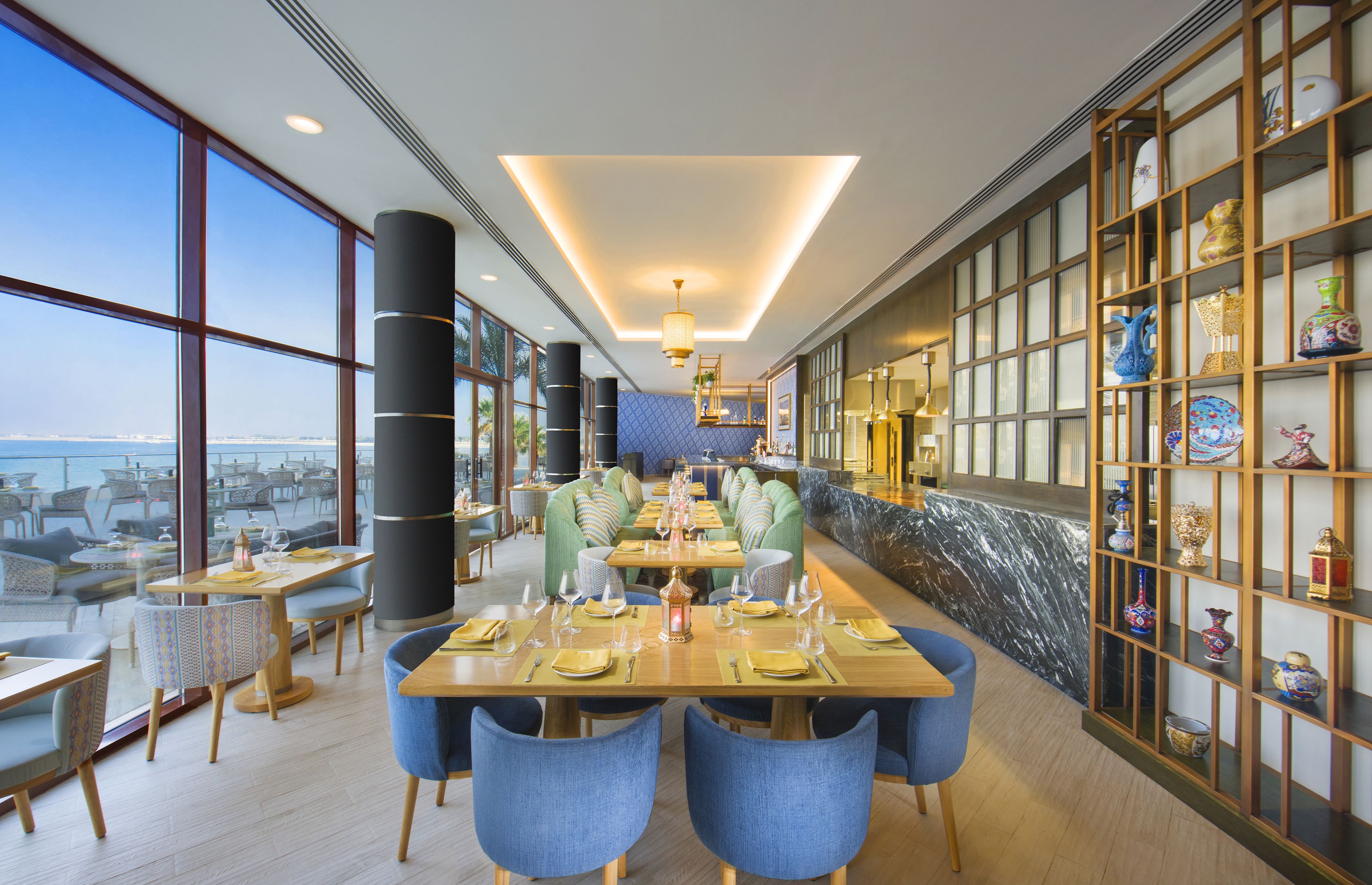 14 restaurants, breakfast, lunch, dinner served; international cuisine 