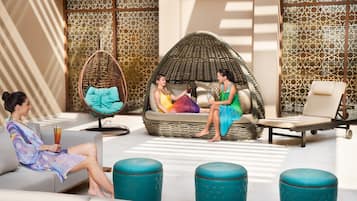 Couples treatment room(s), sauna, hot tub, steam room
