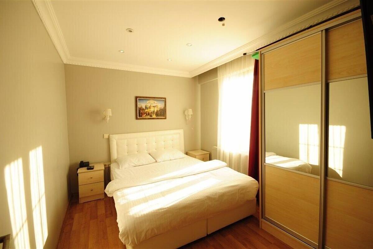 Family Room, 1 Bedroom