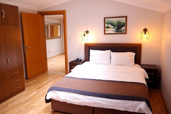 Family Room, 2 Bedrooms