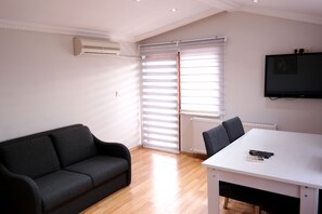 Family Room, 2 Bedrooms | Private kitchen