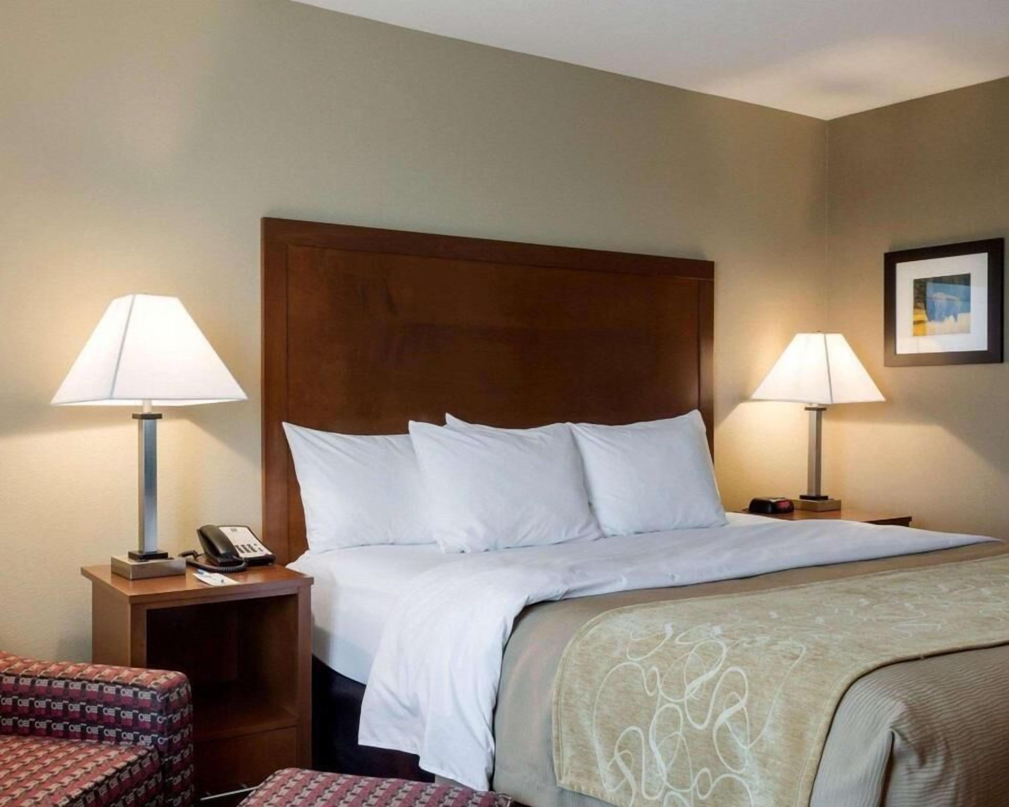 Blackout curtains, soundproofing, iron/ironing board, free WiFi