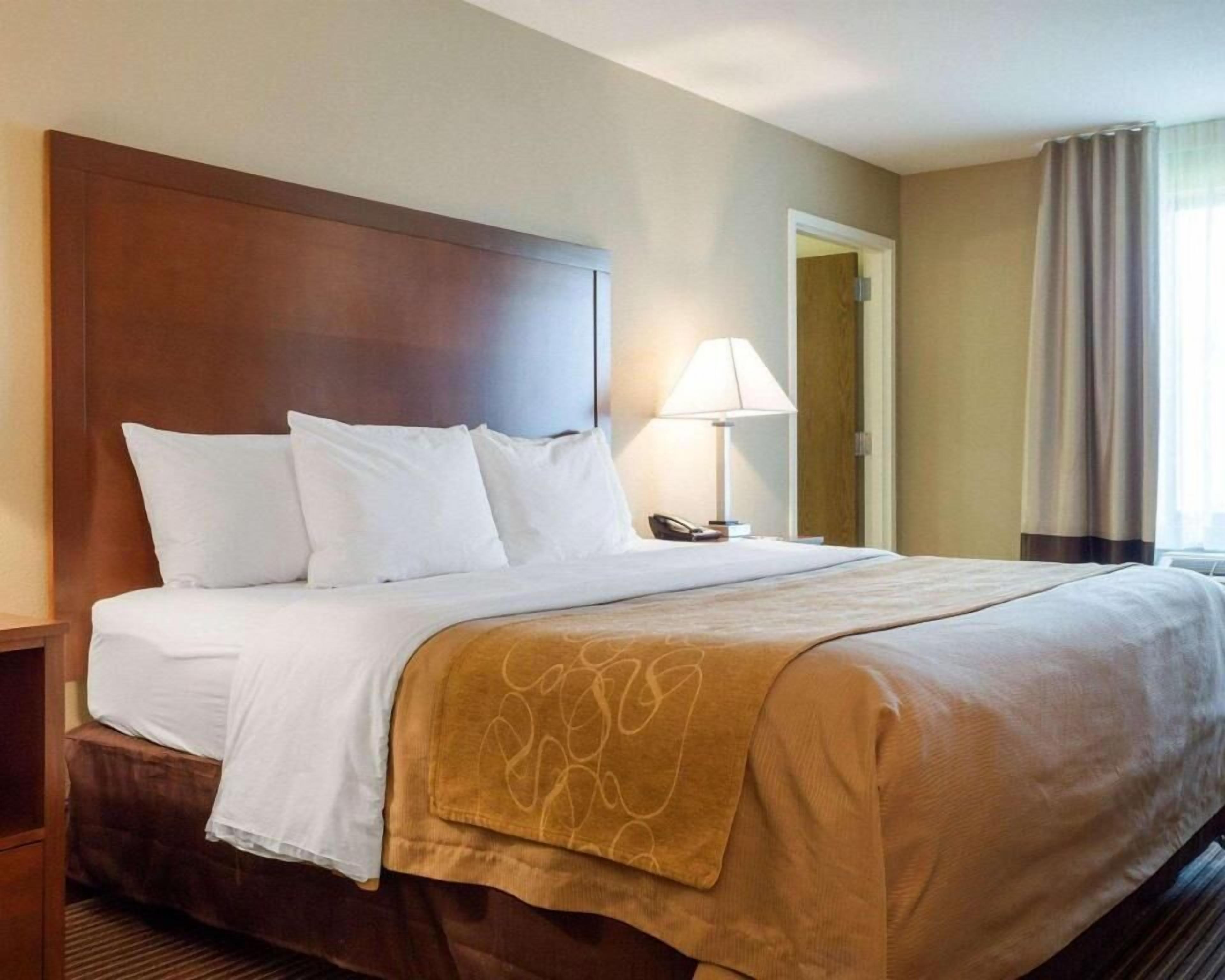 Blackout curtains, soundproofing, iron/ironing board, free WiFi
