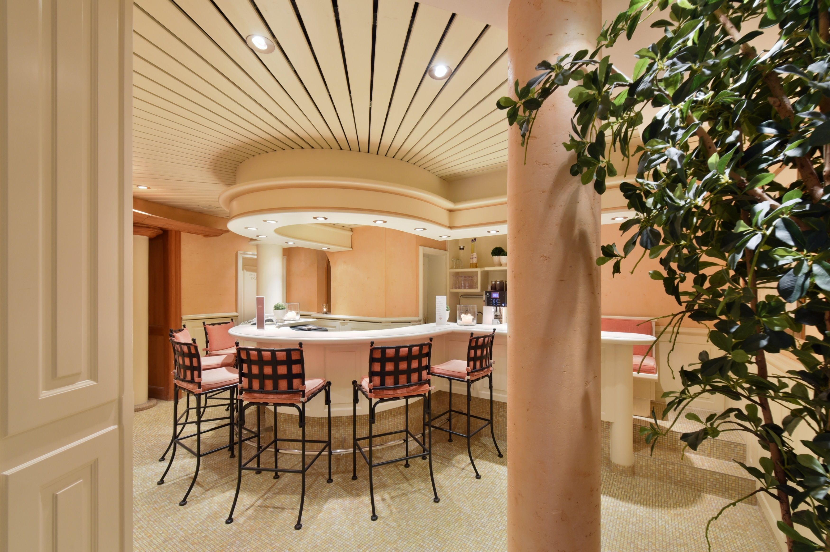 sauna, hot tub, steam room, body treatments, mud baths, aromatherapy