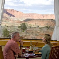 2 restaurants, lunch, dinner served; American cuisine