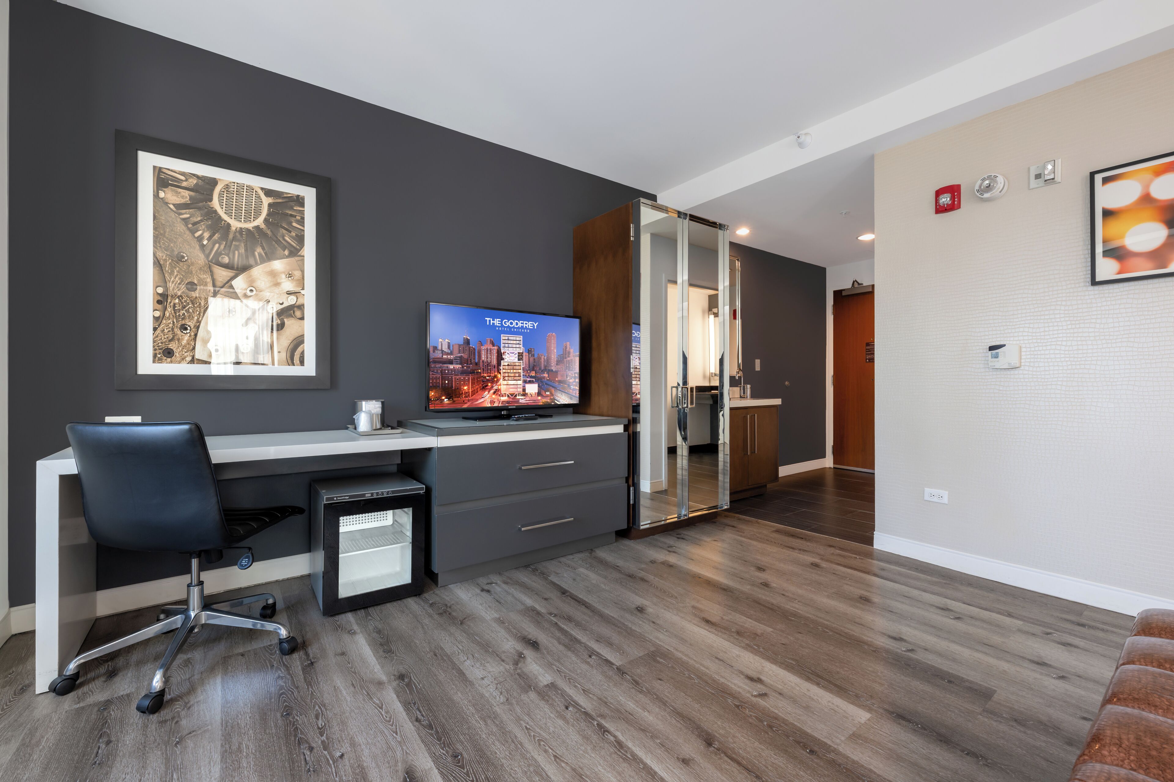 1 bedroom, premium bedding, in-room safe, desk