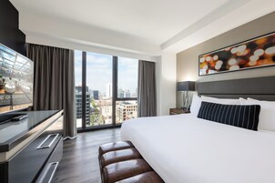 Premium bedding, in-room safe, desk, iron/ironing board