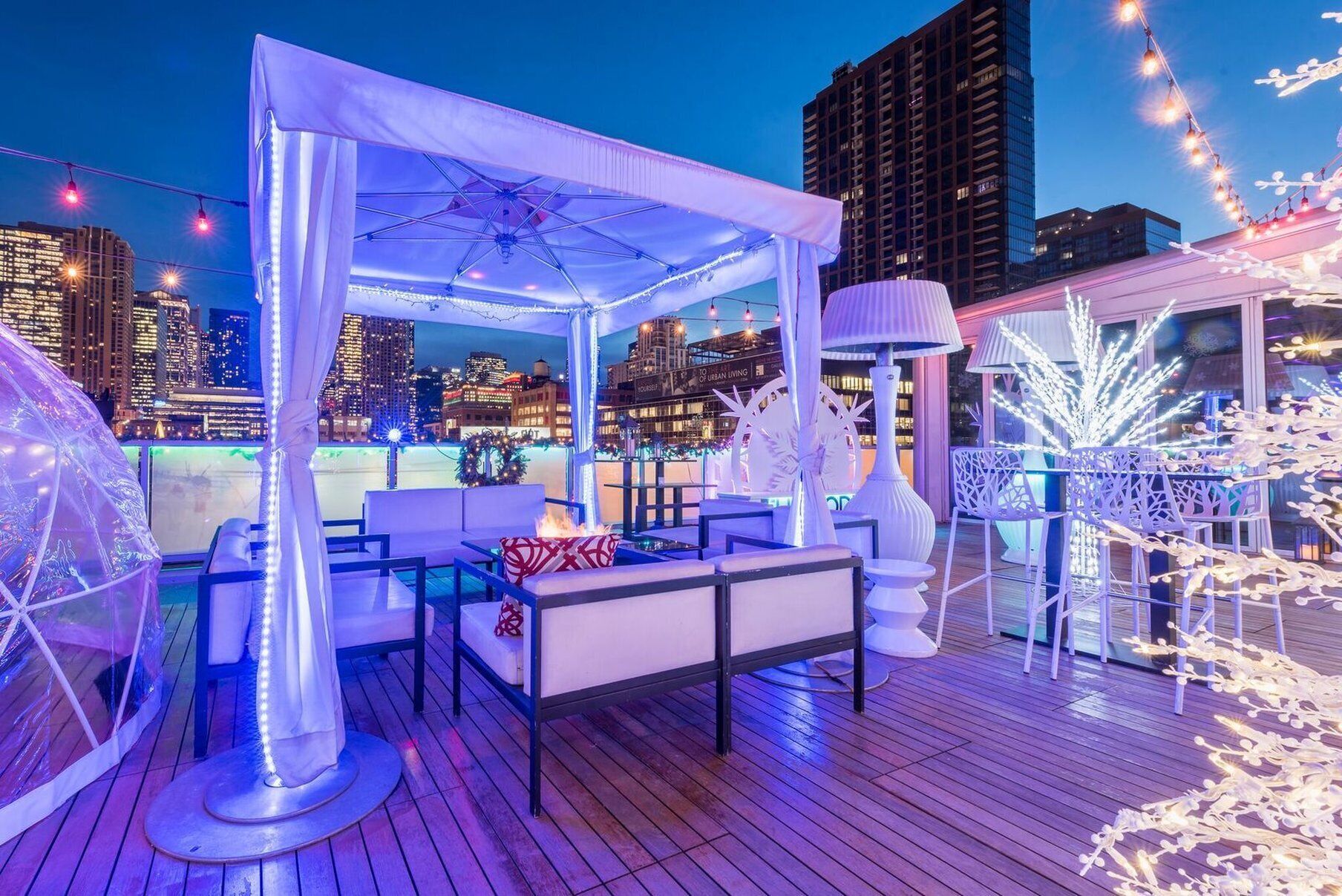 rooftop bar, al fresco dining, open daily