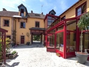 Exterior - Hôtel La Diligence (La Ferte-Saint-Cyr)